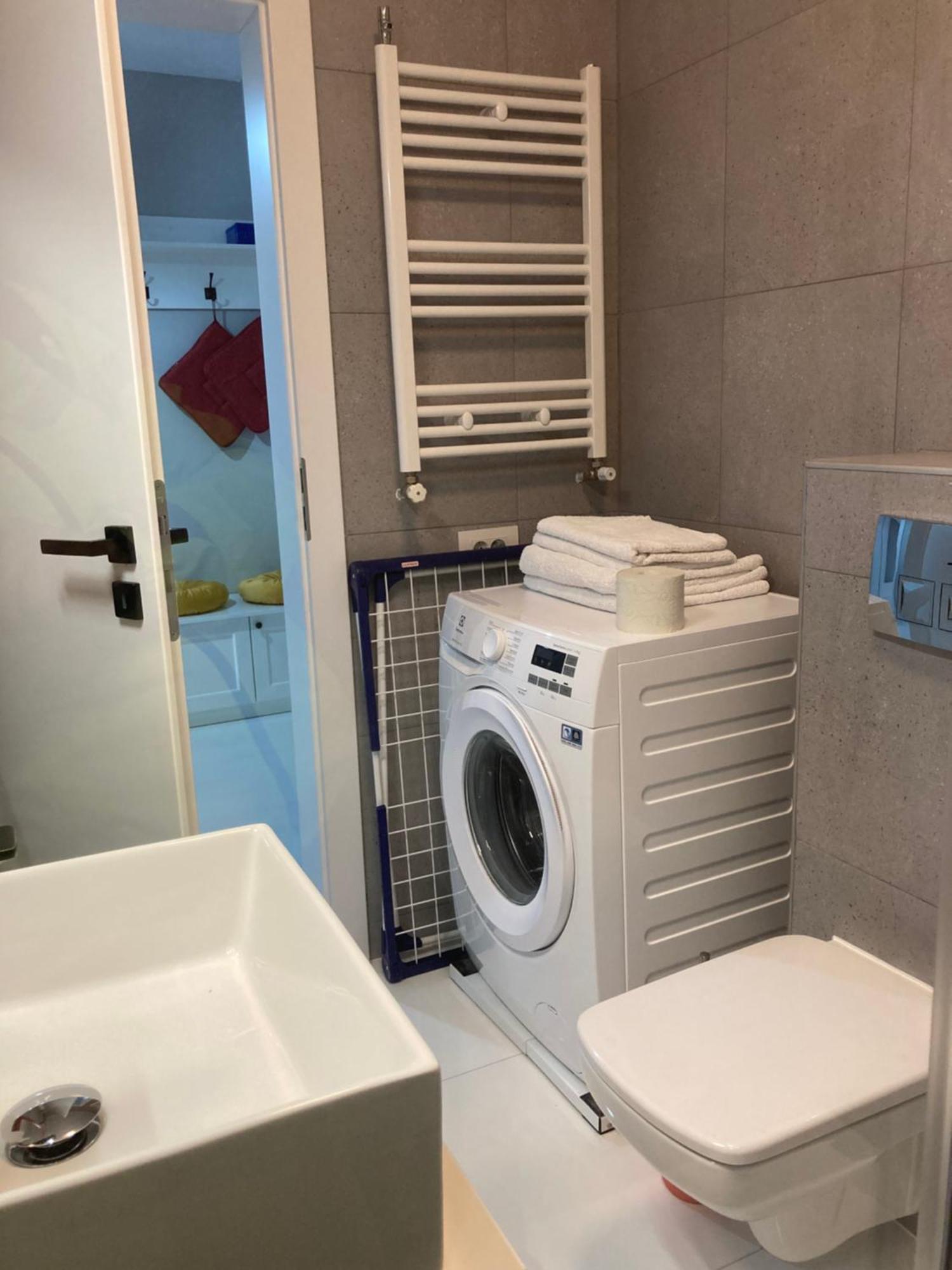 Apartamentul Max, Practic Si Confortabil Oradea Exterior photo